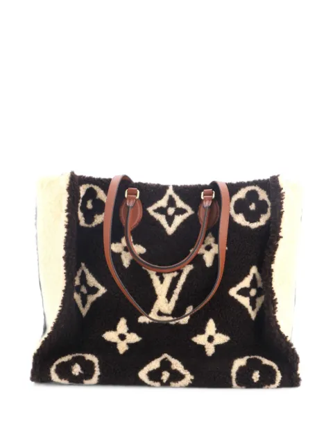Louis Vuitton Pre-Owned OnTheGo Monogram Giant Teddy Fleece GM tote bag Brown DMDIAQYC5KMK1WAA