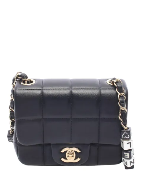 CHANEL Pre-Owned 2021-2026 Mini Square Lambskin Chocolate Bar Flap crossbody bag Black 4ZM2UK1QASVI364U