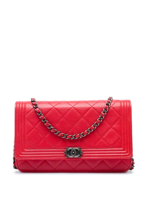 CHANEL Pre-Owned 2014-2015 Quilted Lambskin Boy Wallet On Chain crossbody bag Red N6BRGFHANUWD6C5U