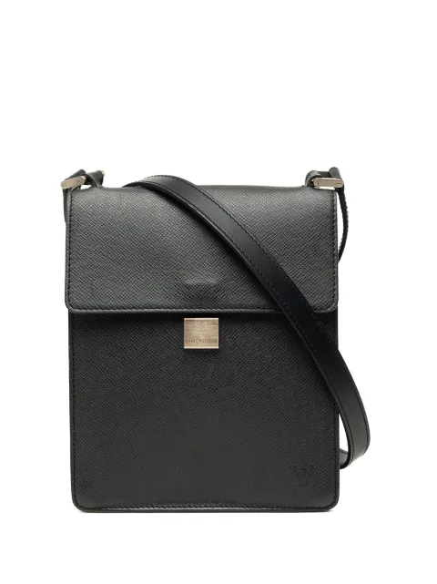 Louis Vuitton Pre-Owned 2005 Taiga Pochette Kurgan crossbody bag Black CKOKB2J0J5XGK78S