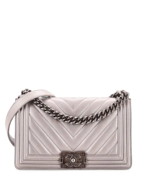 CHANEL Pre-Owned Boy Flap Bag Chevron Caviar Old Medium shoulder bag Silver TCLTEHF9DDRS8YW9