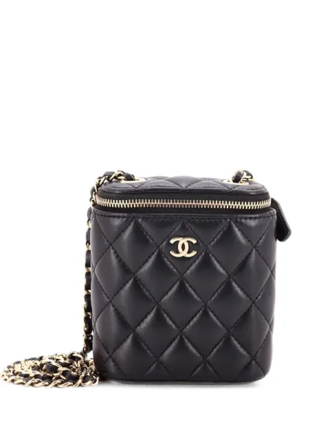 CHANEL Pre-Owned Vertical Classic Vanity Case with Chain Quilted Lambskin Small clutch bag Black NYH11HBW4OASNZOG