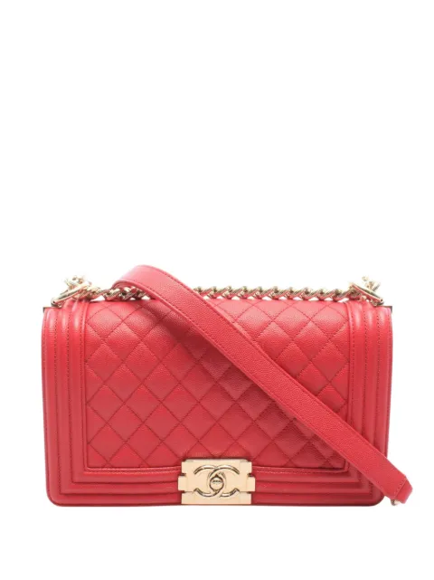 CHANEL Pre-Owned 2016-2017 Old Medium Quilted Lambskin Boy Flap crossbody bag Red VISJQND0YVAOXF9C