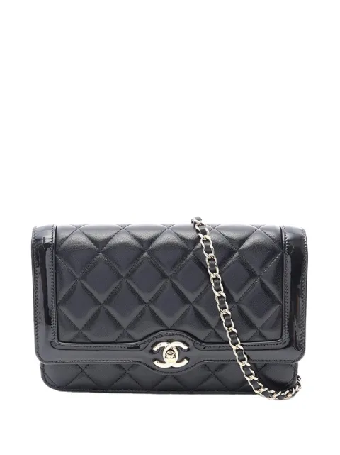 CHANEL Pre-Owned 2021-2026 Quilted Lambskin and Patent Hold The Line Wallet On Chain crossbody bag Black YXAQXNKMJIMLGJWA