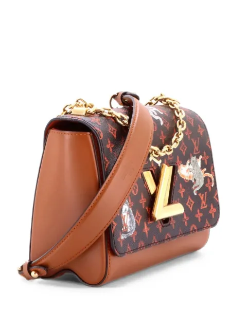 Louis Vuitton Pre-Owned Twist Handbag Limited Edition Grace Coddington Catogram Canvas MM shoulder bag Brown I8XKKTAEKAEJ83QS