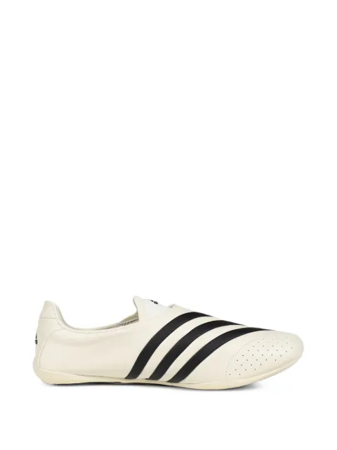 Adidas Originals x Pharrell Williams Yoga Vario slip-on sneakers Neutrals OPB00KI7668
