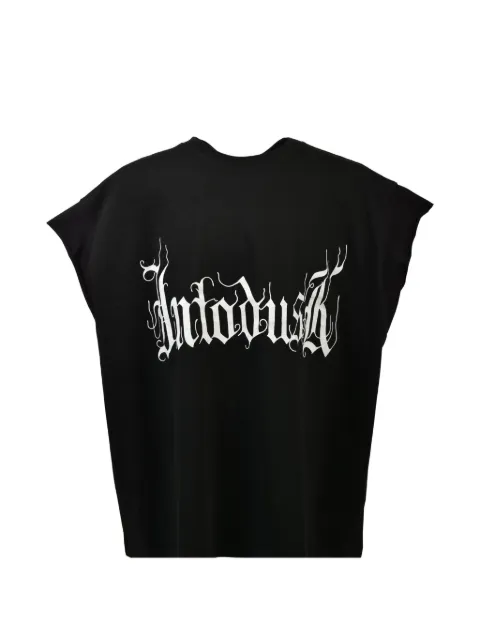 Intodusk Blackletter logo-print cut-off T-shirt Black ESPI027BLK