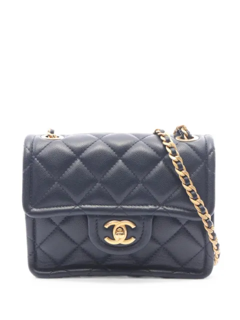 CHANEL Pre-Owned 2021-2022 Matelassé Caviar shoulder bag Blue 110215031041180