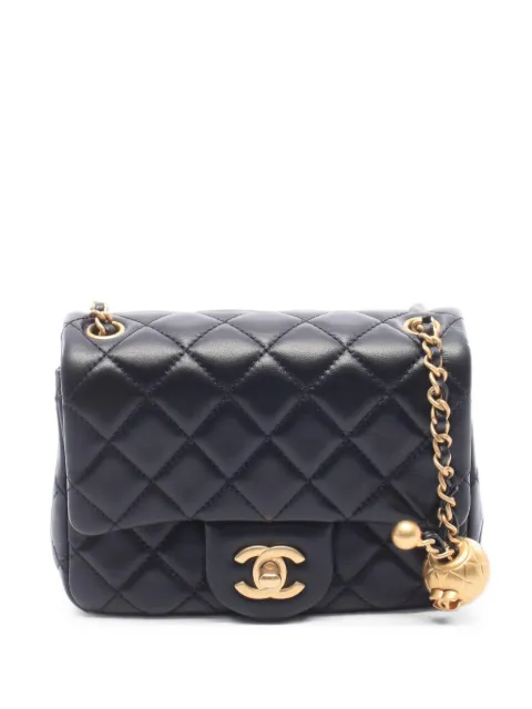 CHANEL Pre-Owned 2020-2021 mini Matelasse shoulder bag Black 110367530906681