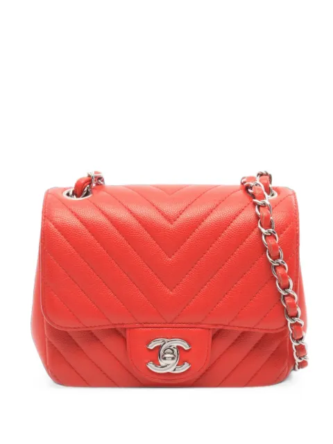 CHANEL Pre-Owned 2017-2018 mini Chevron V-stitch chain cross body bag Red 110365824094596