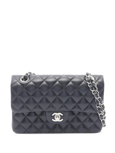 CHANEL Pre-Owned 2020-2021 Matelassé double flap shoulder bag Black 110304230973921