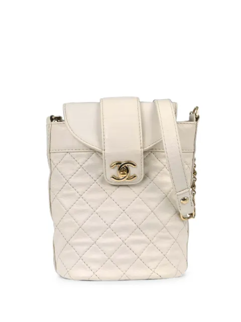 CHANEL Pre-Owned 2019 Matelassé bucket chain shoulder bag White KQ01656