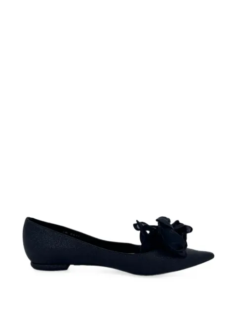Christian Dior Pre-Owned Rose-embellished pointed ballet flats Black RFCPUGBSH785554W