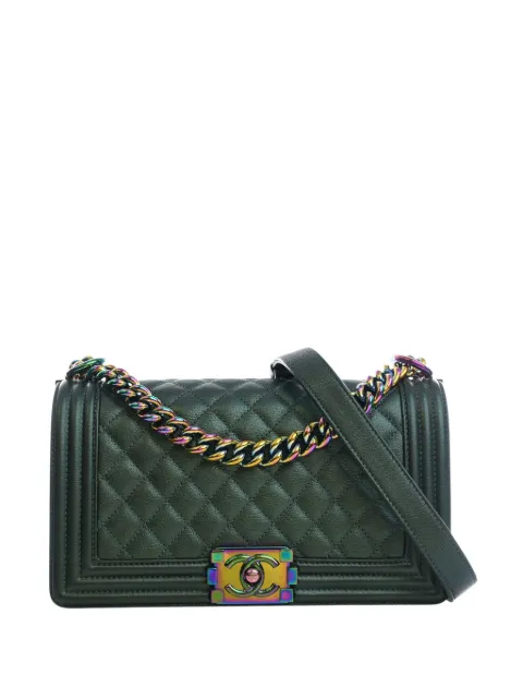 CHANEL Pre-Owned 2015-2016 Old Medium Quilted Iridescent Goatskin Rainbow Hardware Boy Flap crossbody bag Green 6DESMYZAF7PR3GJ1