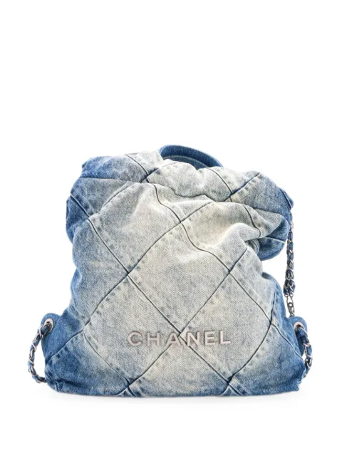 CHANEL Pre-Owned 22 Chain Quilted Denim Medium backpack Blue UO09B7UTPGXDM857