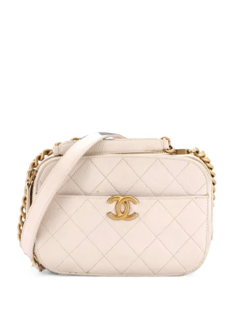 CHANEL Pre-Owned CC Top Handle Camera Bag Quilted Caviar Medium crossbody bag Neutrals BK1QC3E47OXWXAXC