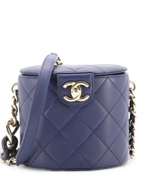 CHANEL Pre-Owned Resin Elegant Chain Tubular Vanity Case Quilted Lambskin Small crossbody bag Blue JD6BWS9KHMI263X0