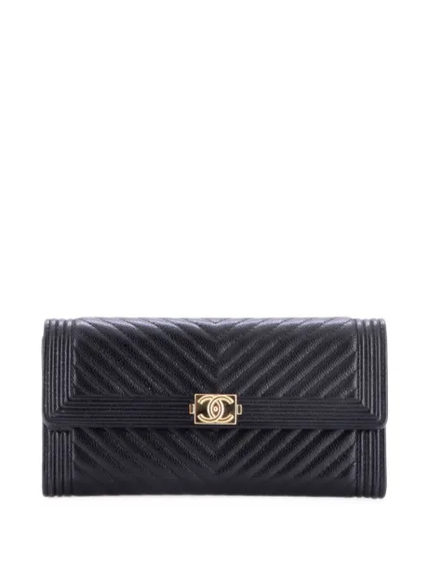 CHANEL Pre-Owned Boy Flap Wallet Chevron Caviar Long small wallets Black JJMKGSVRLFTLZX06