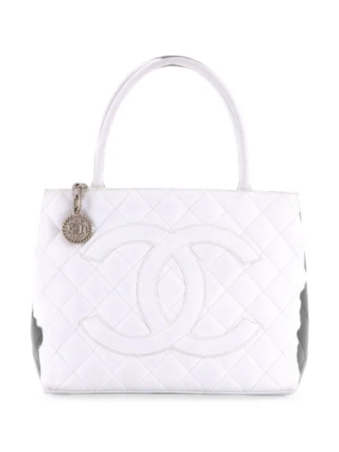 CHANEL Pre-Owned Medallion Quilted Caviar tote bag White Z73B2CJCSIWYEJA3
