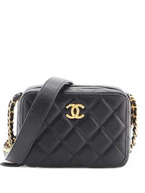 CHANEL Pre-Owned Twist Your Buttons Zip Around Vanity Case with Chain Quilted Caviar clutch bag Black HP5VQUEEU3XWJOAH