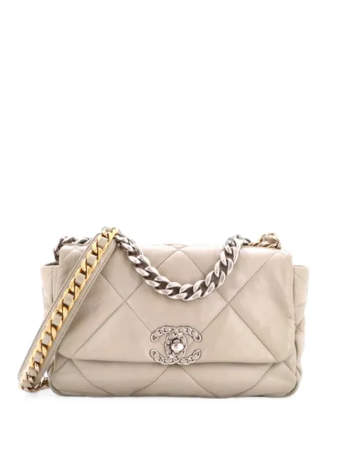CHANEL Pre-Owned 19 Flap Bag Quilted Leather Medium crossbody bag Grey XKLR9G1HKJ45A3QS