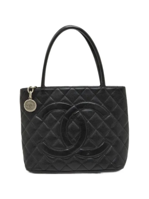 CHANEL Pre-Owned 2006-2008 Medallion quilted tote bag Black 1347632