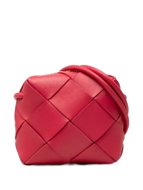 Bottega Veneta Pre-Owned 2012-2026 Mini Lambskin Intrecciato Cassette Camera Bag crossbody bag Pink 0DVYIAAONHYM4L4Z