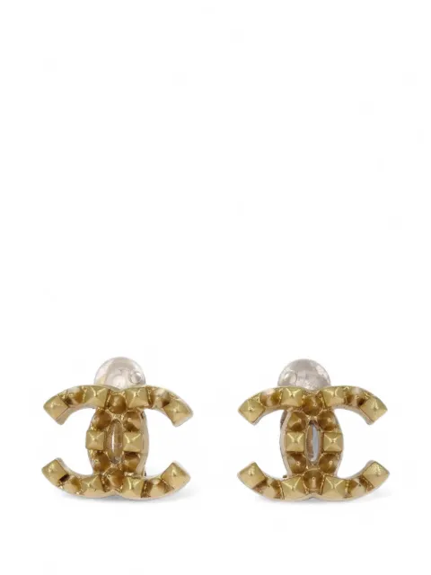 CHANEL Pre-Owned 2003 CC studded clip-on earrings Gold 188925