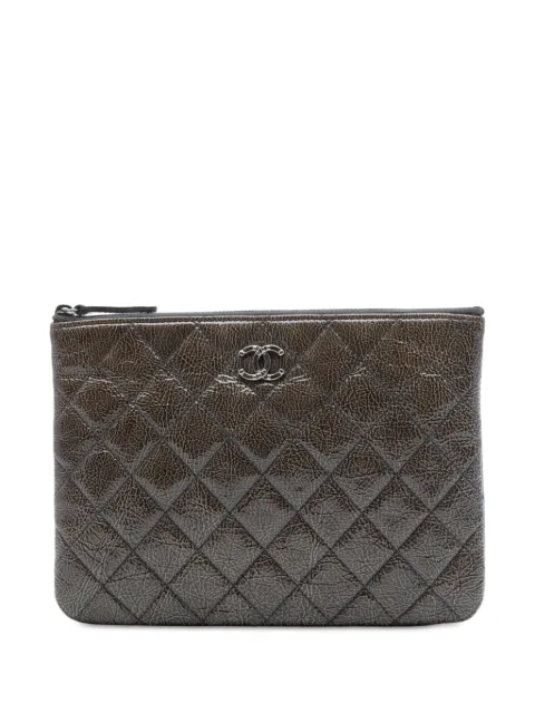 CHANEL Pre-Owned 2014 Small Quilted Crinkled Patent O Case clutch bag Grey 5QN54UM24ZAS3QZ8