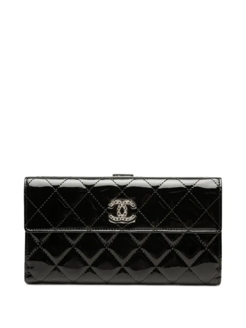 CHANEL Pre-Owned 2011 CC Quilted Patent Brilliant Continental Wallet long wallets Black YSKTCZTB8D35M1GW
