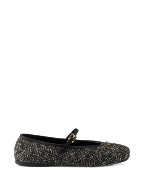Prada Triangle-appliqué ballerinas Black 1F689OF00517WT