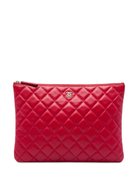 CHANEL Pre-Owned 2016-2017 Medium Quilted Lambskin O Case clutch bag Red 1MEXFJ6CISG829X1