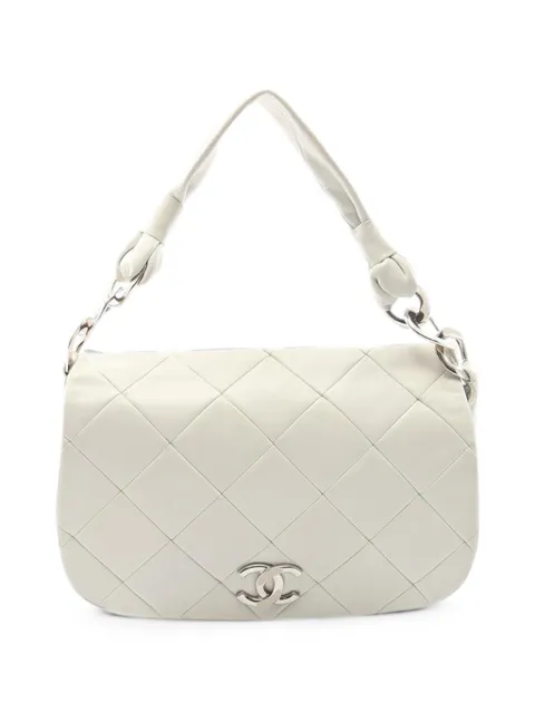 CHANEL Pre-Owned 2006-2008 Quilted Lambskin Pillow Soft Enamel CC Flap shoulder bag White SEX0LSNQV742UVZA