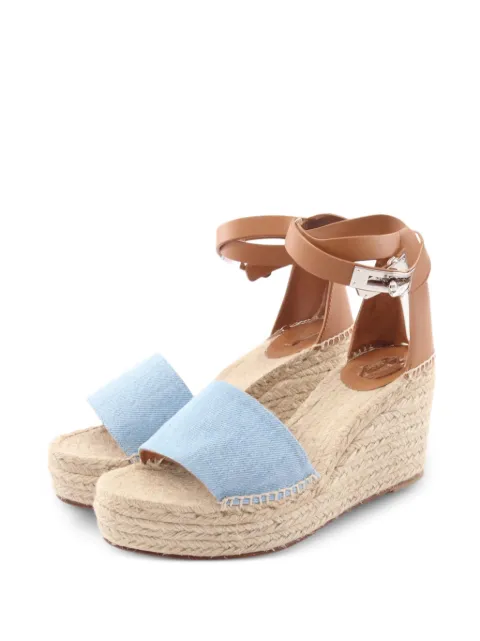 Hermès Pre-Owned 2020s Tipori Kelly buckle wedge sandals Brown 1097865