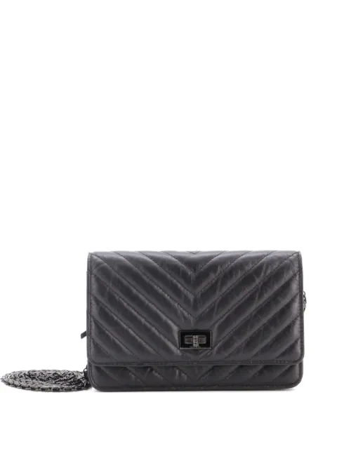 CHANEL Pre-Owned So Black Reissue 2.55 Wallet on Chain Chevron Aged Calfskin crossbody bag Black OGJX74MTO6L5G7XF