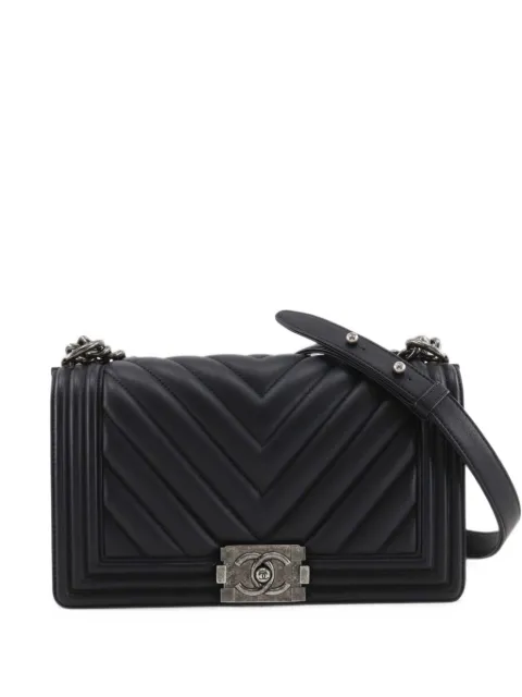 CHANEL Pre-Owned 2016-2017 Old Medium Chevron Calfskin Boy Flap crossbody bag Black S8L7YKBDGBXPW5U4