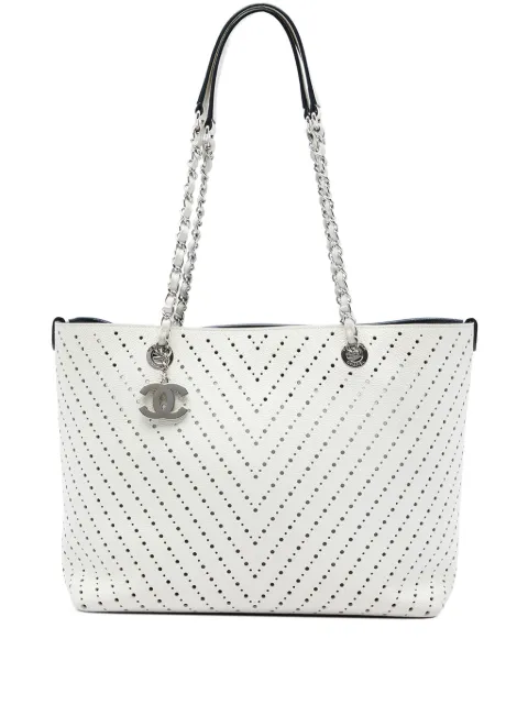 CHANEL Pre-Owned 2016-2017 CC Perforated Chevron Caviar Shopping tote bag White 0GDMG1NKEE99UN1S