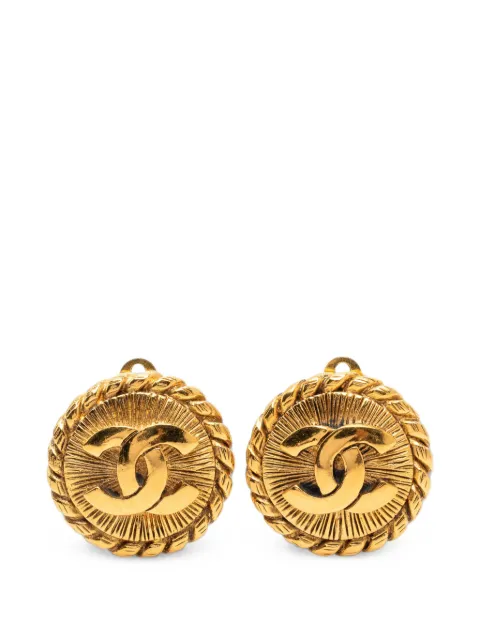 CHANEL Pre-Owned 1970-1980 CC Gold Plated Round Clip On Earrings costume earrings Gold 8SVMM1J61VZYY923