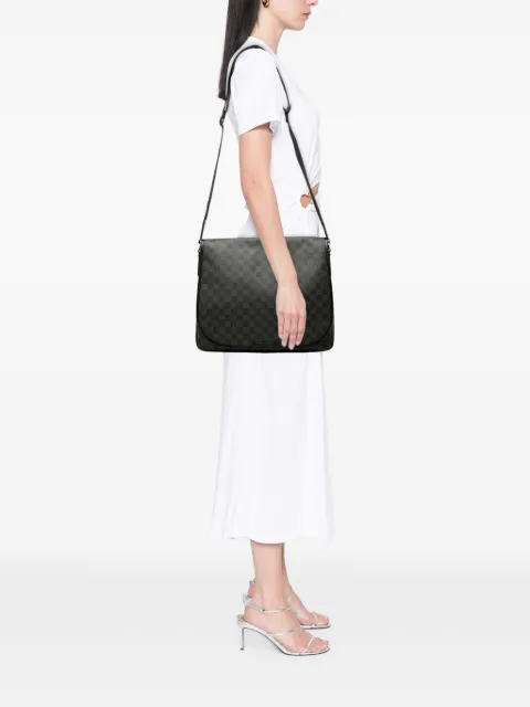 Louis Vuitton Pre-Owned 2009 Damier Graphite Daniel GM crossbody bag Black ZJ2Q2KGZASFKAE7H