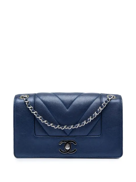 CHANEL Pre-Owned 2017-2018 Medium Chevron Metallic Sheepskin Vintage Mademoiselle Flap crossbody bag Blue 49IM8GMK2M33S6UH