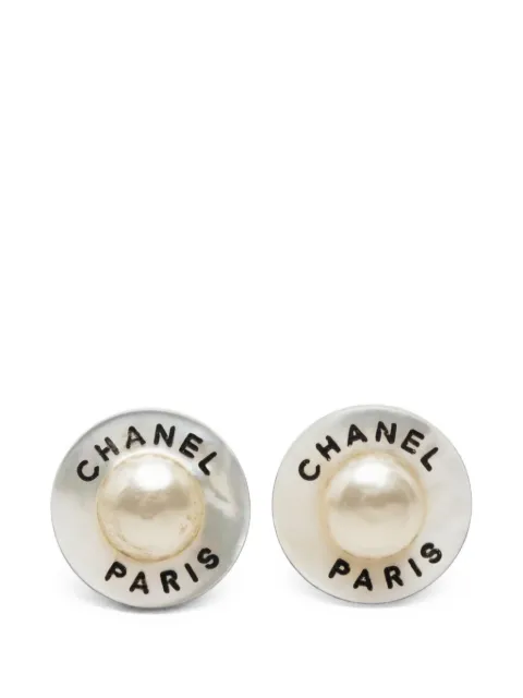 CHANEL Pre-Owned 1996 CC Resin Faux Pearl Round Clip On Earrings costume earrings White JFGAFD1DJH9GIL34