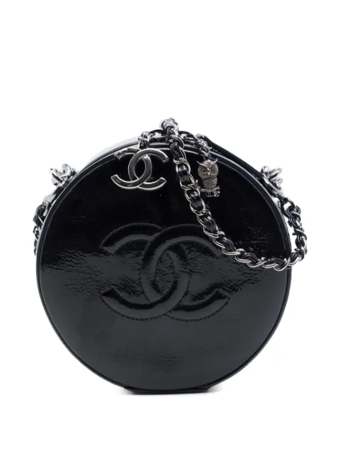 CHANEL Pre-Owned 2018-2019 CC Patent Round as Earth Bag satchel Black VBLD8NSHLO53GEM1