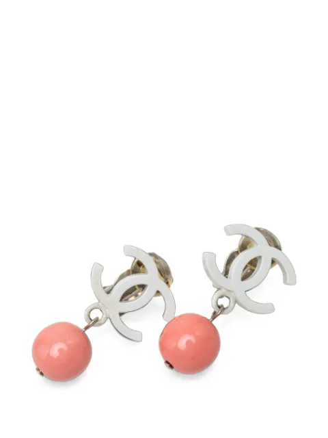 CHANEL Pre-Owned 2004 CC Gold Plated Resin Ball Drop Clip On Earrings costume earrings White 01ADQSYQA8FL85ZI