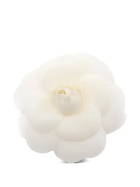 CHANEL Pre-Owned 1970-1980 Canvas Camelia Brooch costume brooch White 5ME1QD2RF6JKL5PO