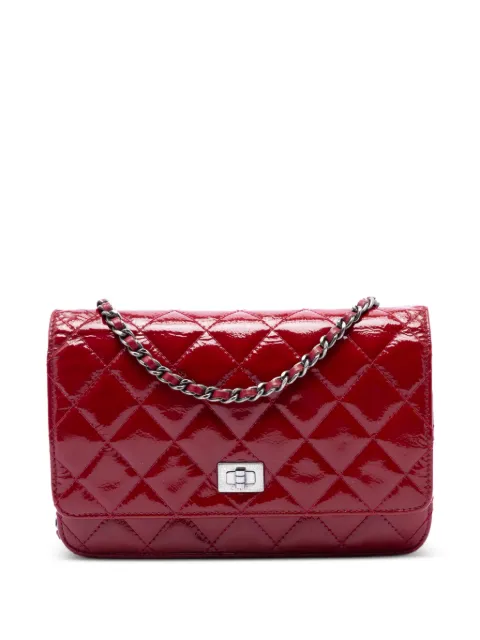 CHANEL Pre-Owned 2009-2010 Quilted Patent Reissue 2.55 Wallet On Chain crossbody bag Red K2AKRJUFGW16GPC2