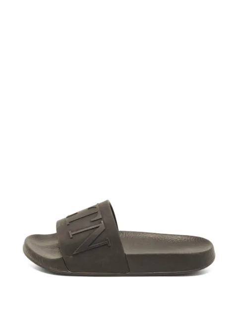 Valentino Garavani Pre-Owned logo-detail slides Black 1401211