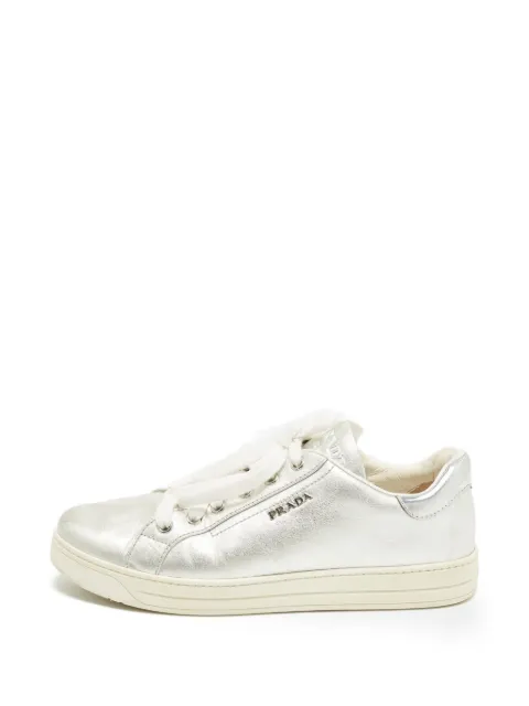 Prada Pre-Owned metallic-effect lace-up sneakers Silver 1384526