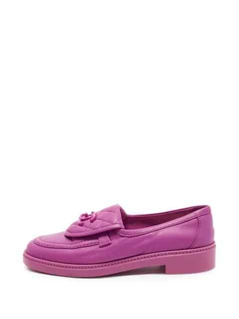 CHANEL Pre-Owned Quilted CC turn-lock loafers Pink 1389933
