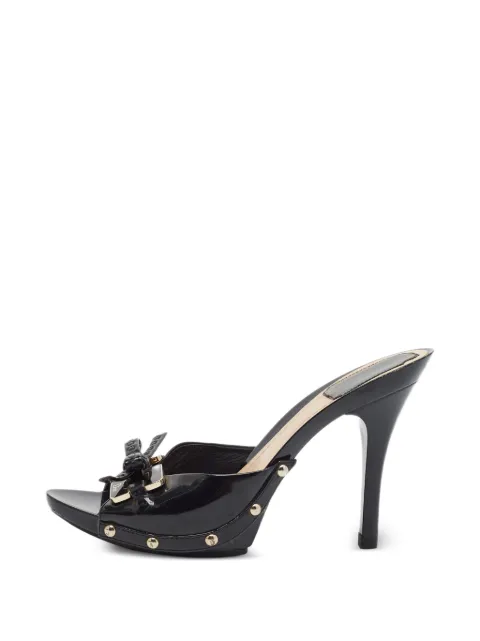 Christian Dior Pre-Owned Bow Slide patent leather sandals Black 1356143