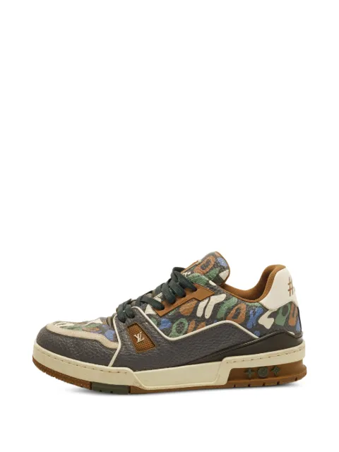 Louis Vuitton Pre-Owned logo-print sneakers Grey 1389959